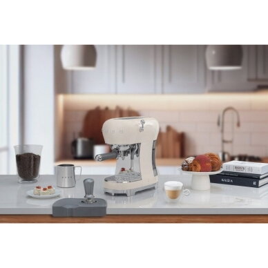 SMEG ECF02CREU 1 SMEG ECF02CREU 1